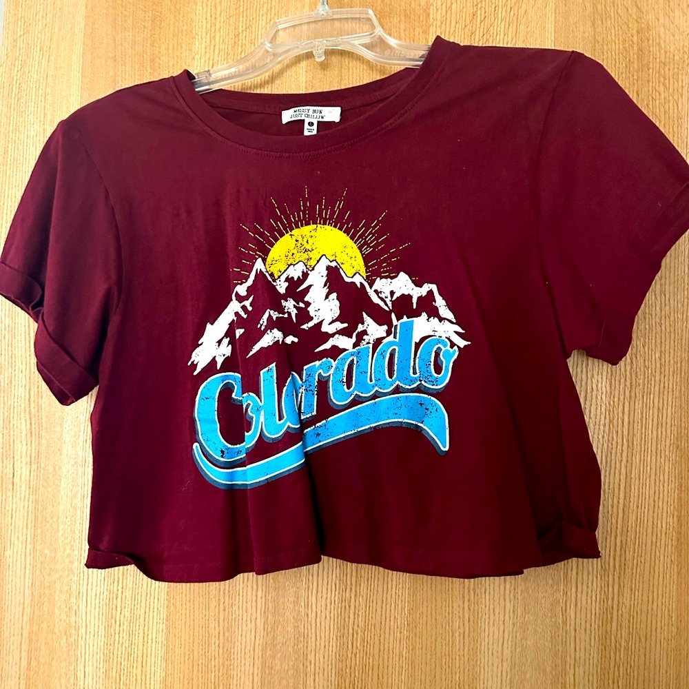 Colorado cropped t shirt size large